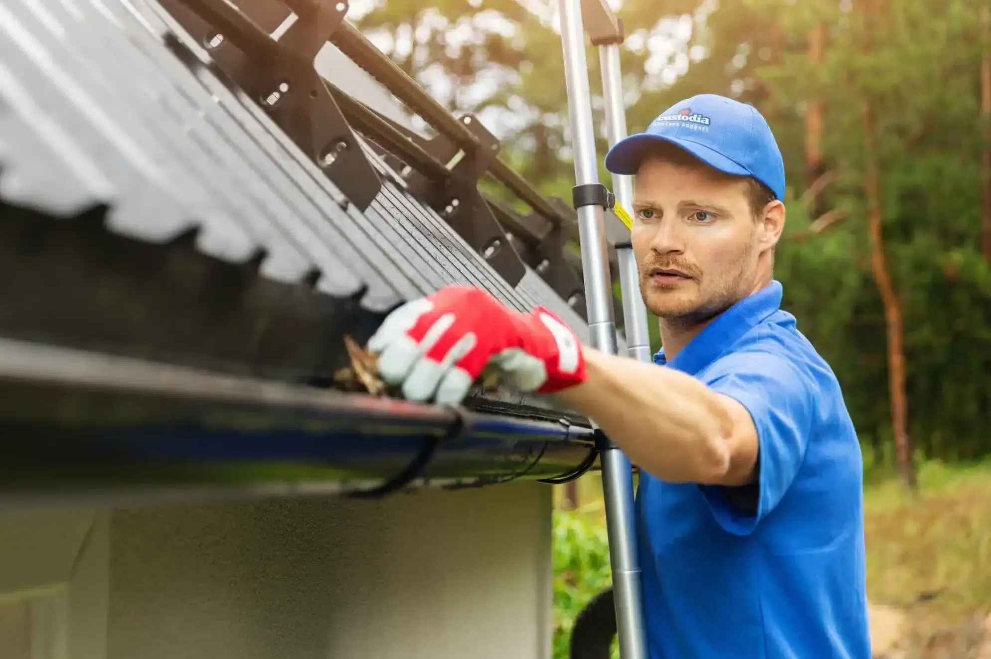 cropped-cropped-custodia-gutter-cleaning.webp