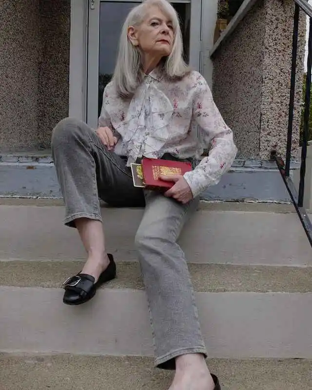 Lyn Slater image