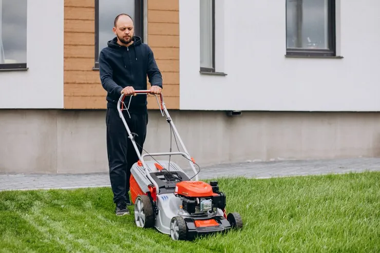 Reasons to Have Your Lawn Mowed by Professionals